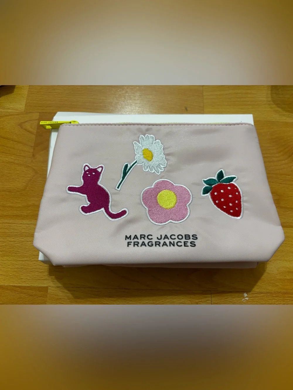 Marc Jacobs Pink Floral & Cat Patch makeup Pouch NEW - Picture 2 of 4